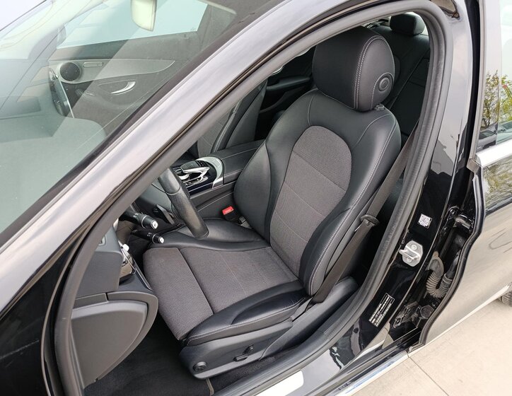 Mercedes-Benz Třídy C Sedan / Limuzína 2,1 l 125 kw