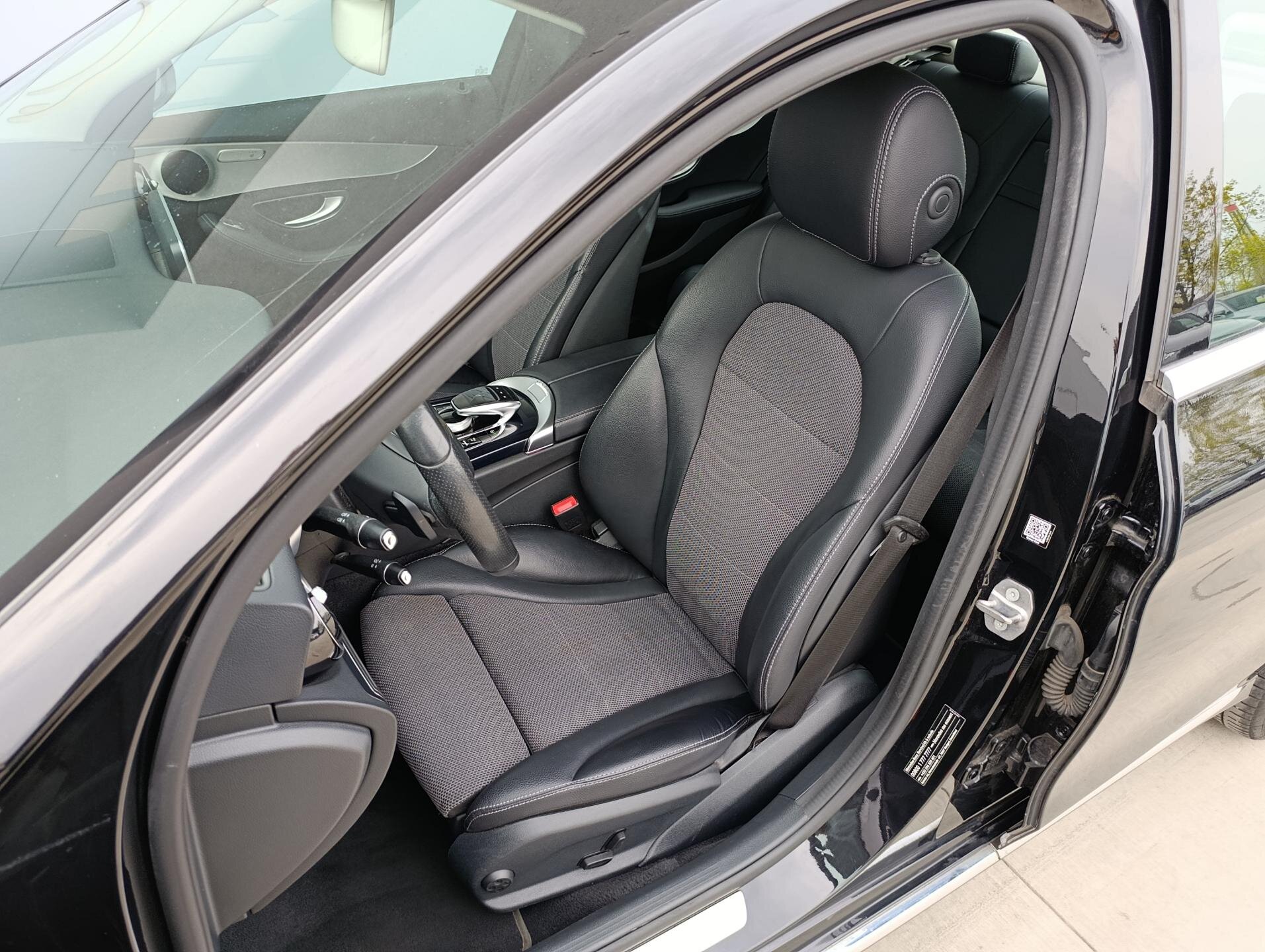 Mercedes-Benz Třídy C Sedan / Limuzína 2,1 l 125 kw