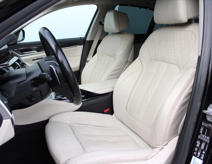 BMW Řada 5 Sedan 3,0 l 250 kw