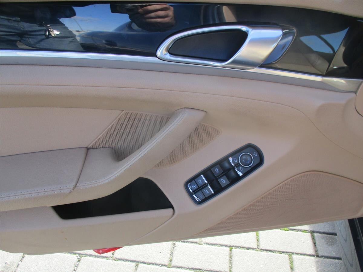 Porsche Panamera Hatchback 3,6 l 220 kw