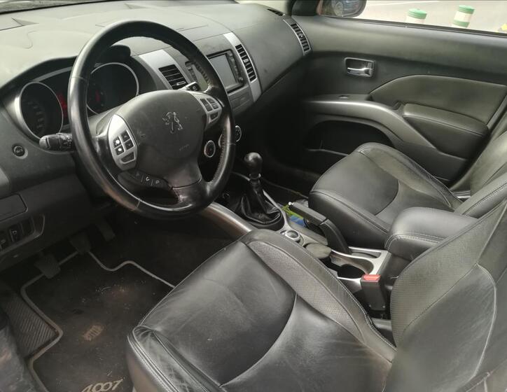 Peugeot 4007 19