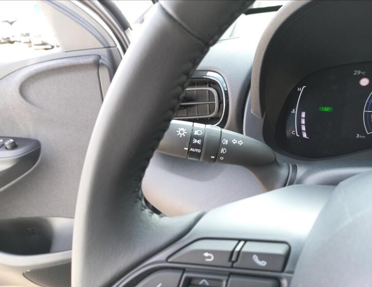 Toyota Yaris Cross 15