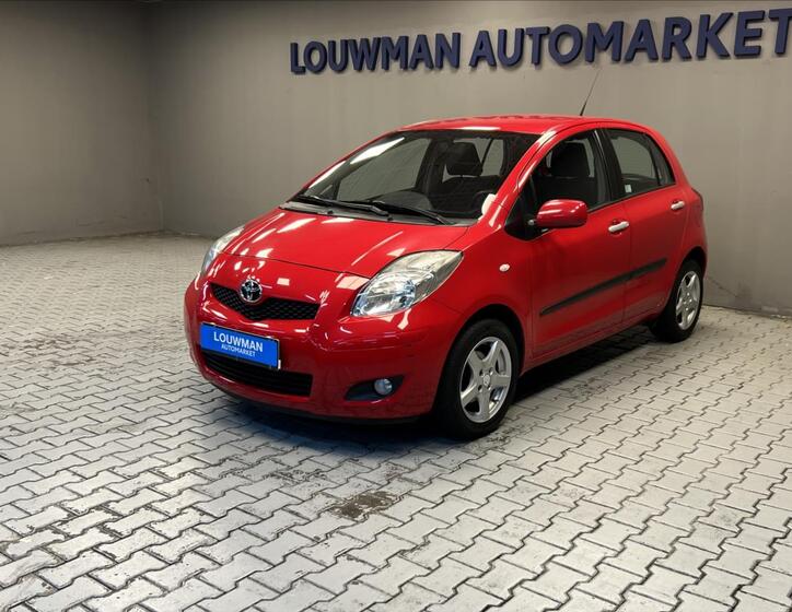 Toyota Yaris 1