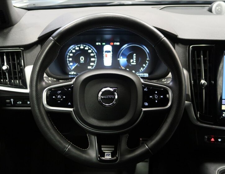 Volvo S90 Sedan / Limuzína 2,0 l 235 kw