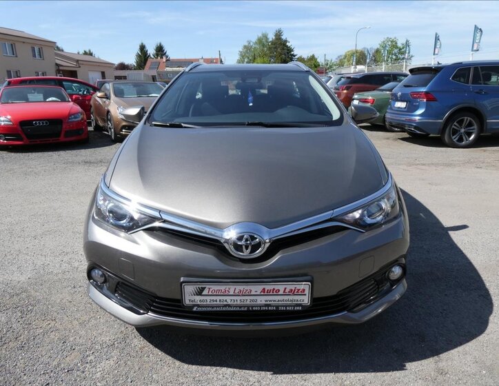 Toyota Auris 2