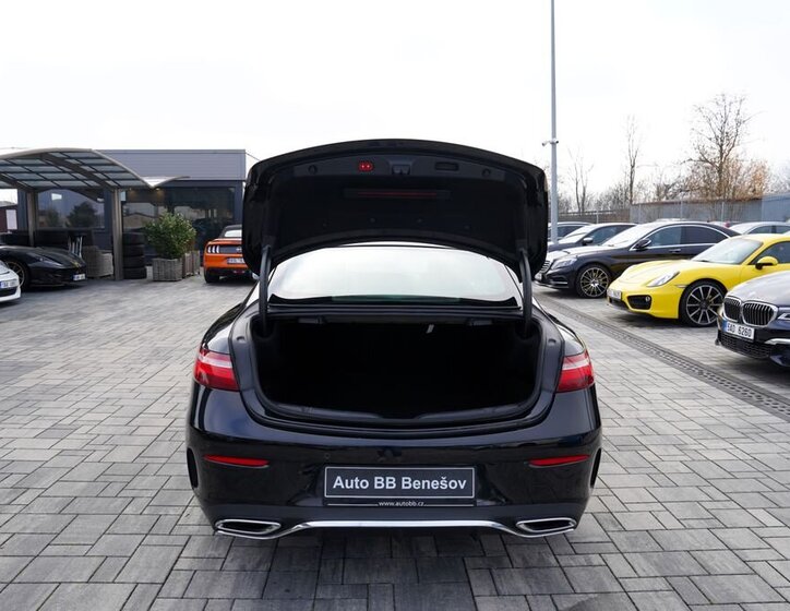 Mercedes-Benz Třídy E Kupé 2,0 l 180 kw