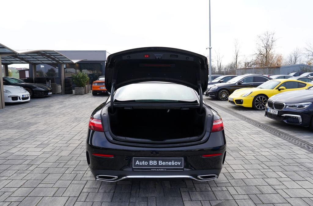 Mercedes-Benz Třídy E Kupé 2,0 l 180 kw
