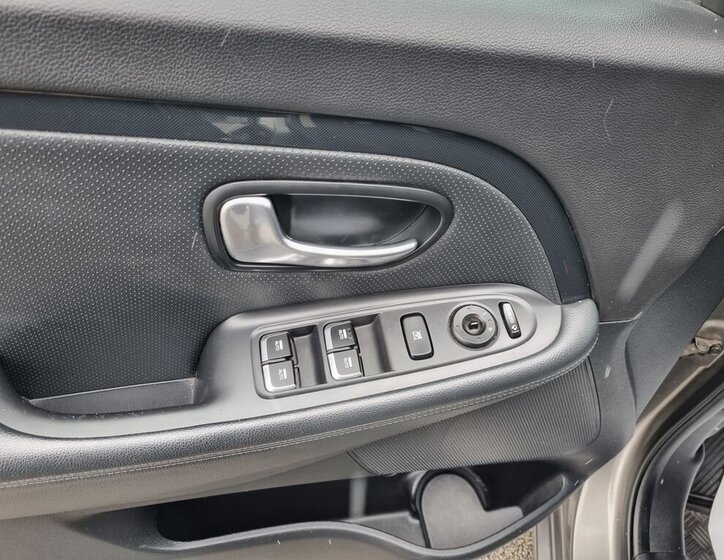 KIA Carens MPV 1,6 l 99 kw