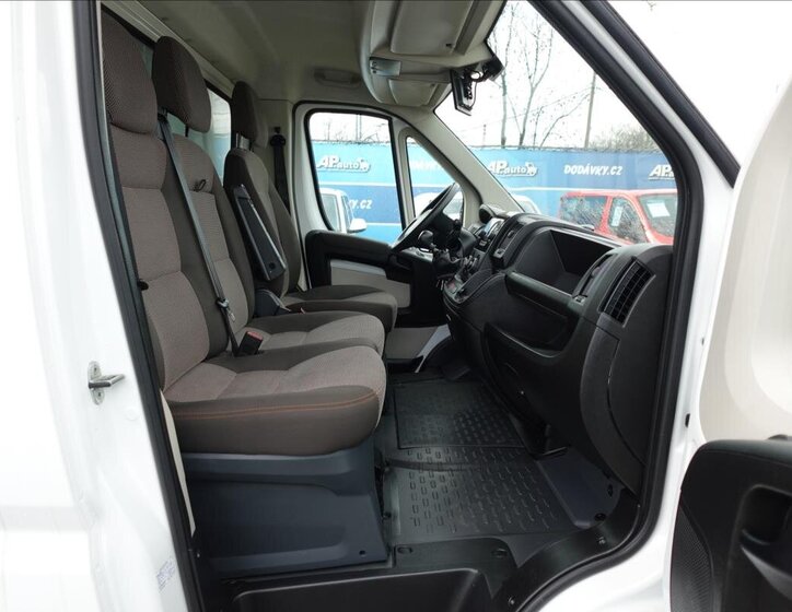 Peugeot Boxer Skříň 2,0 l 120 kw