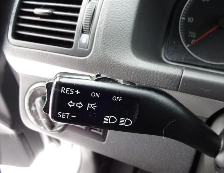 Volkswagen Touran Kombi 1,9 l 77 kw