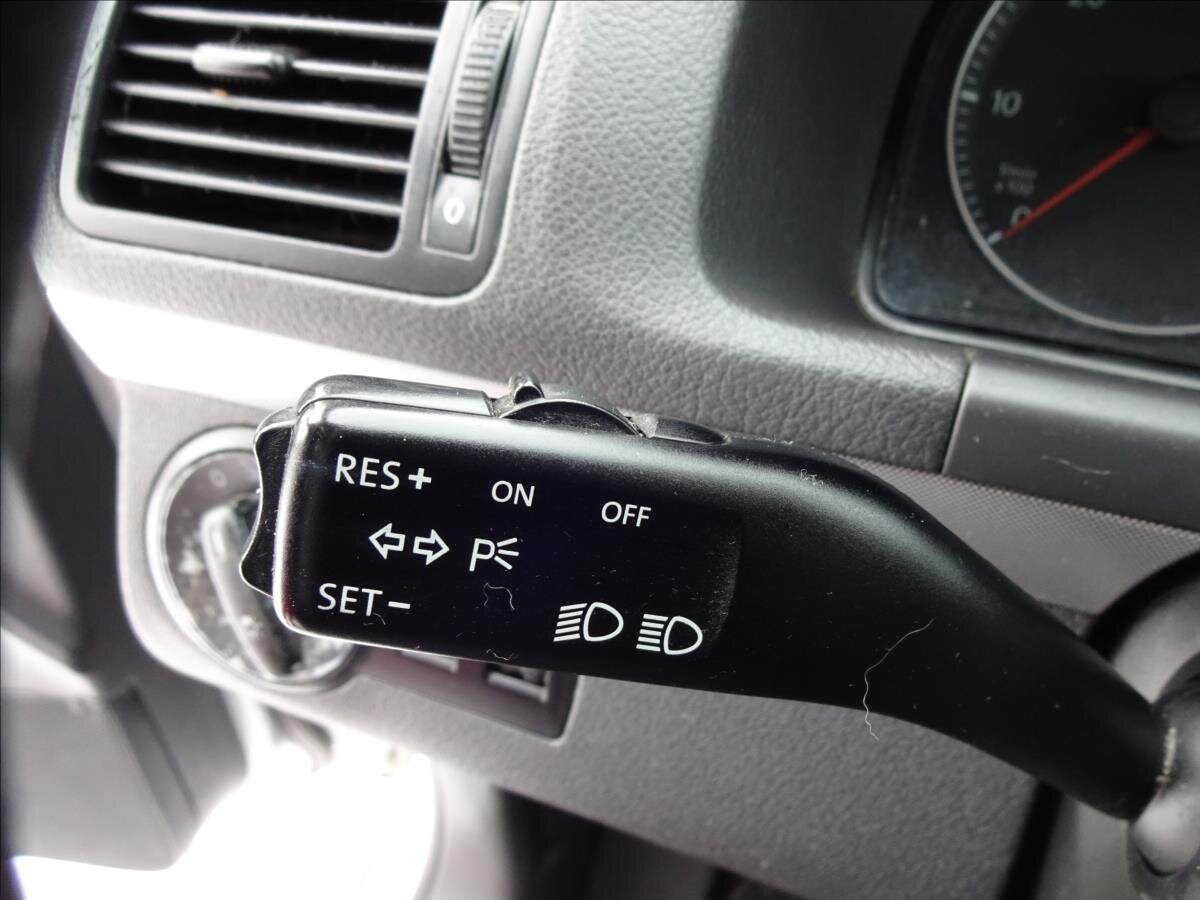 Volkswagen Touran Kombi 1,9 l 77 kw