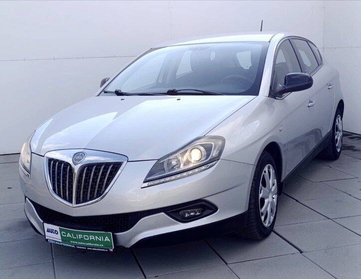 Lancia Delta Hatchback 1,6 l 88 kw