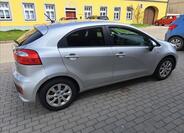 KIA Rio 10