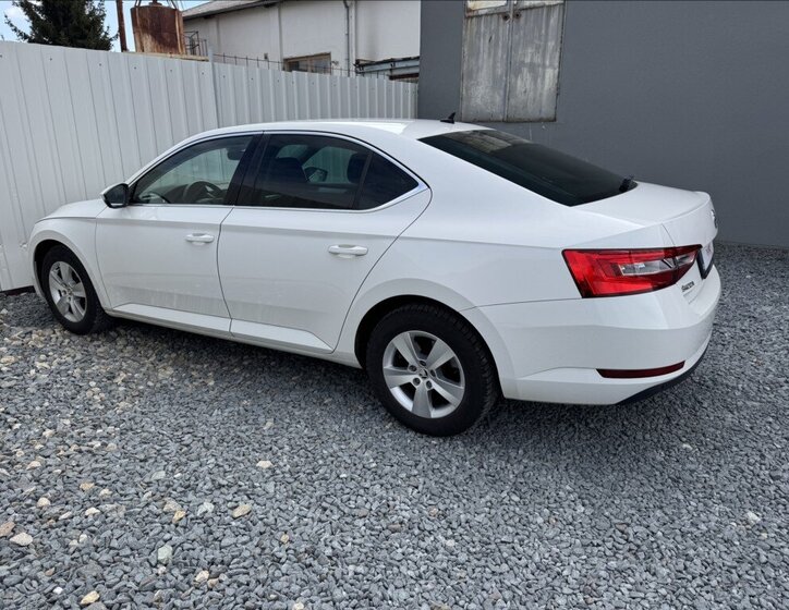 Škoda Superb Sedan / Limuzína 2,0 l 140 kw