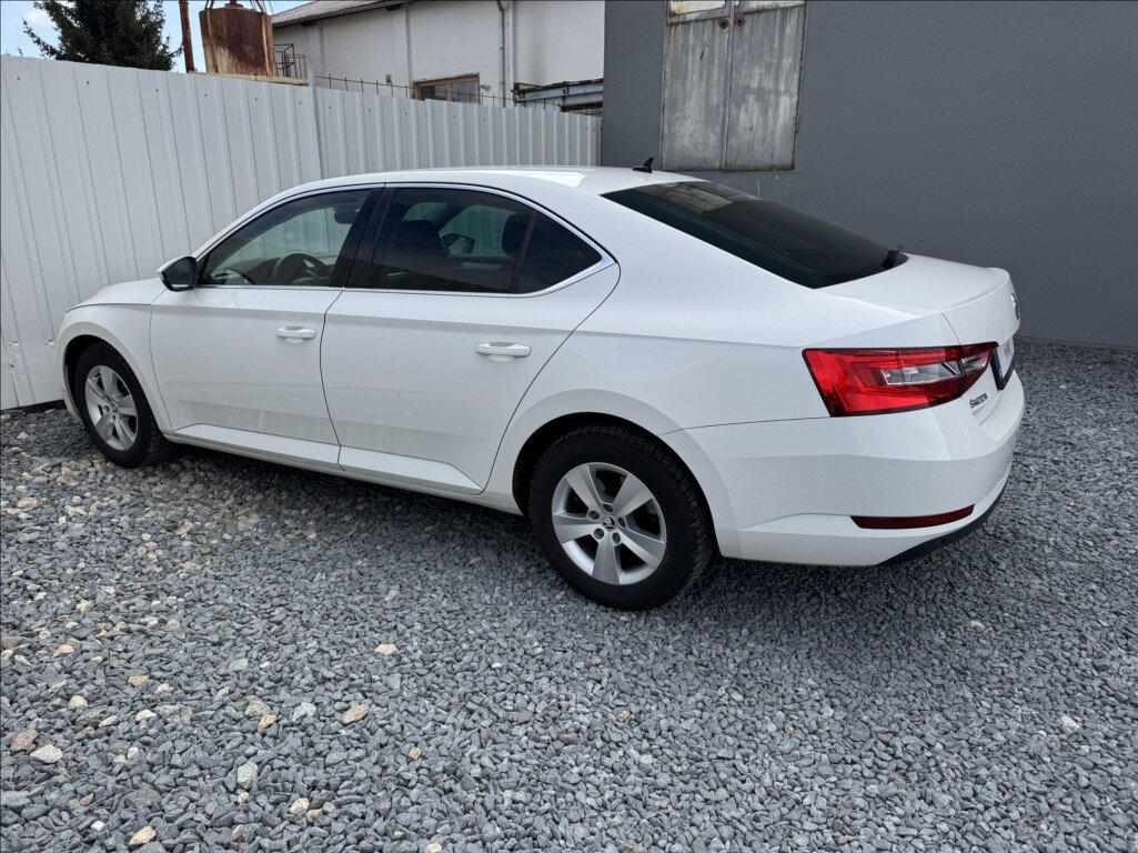 Škoda Superb Sedan / Limuzína 2,0 l 140 kw