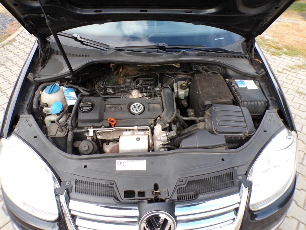 Volkswagen Jetta Sedan 1,4 l 90 kw