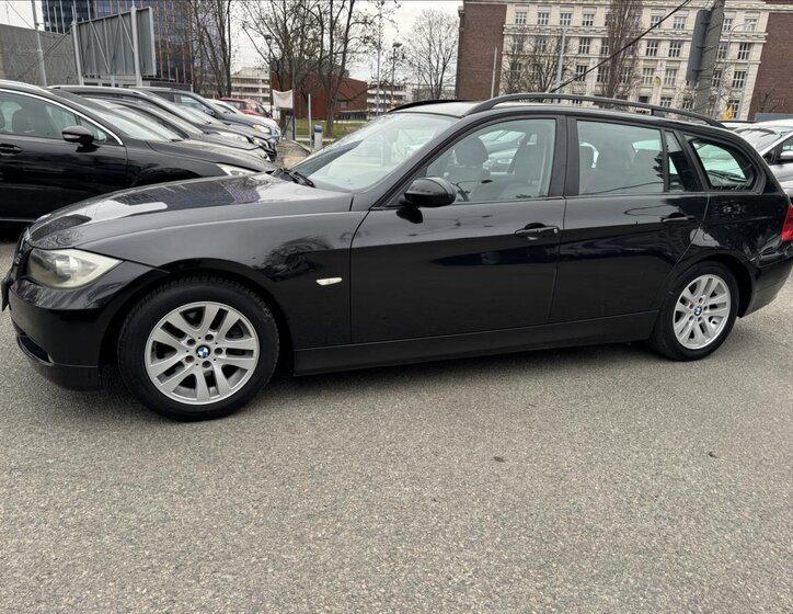 BMW Řada 3 Kombi 2,0 l 120 kw