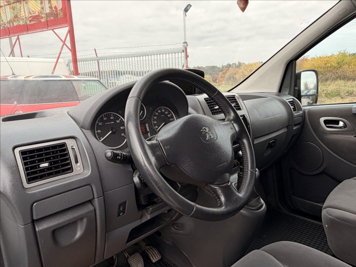 Peugeot Expert Tepee MPV 2,0 l 120 kw