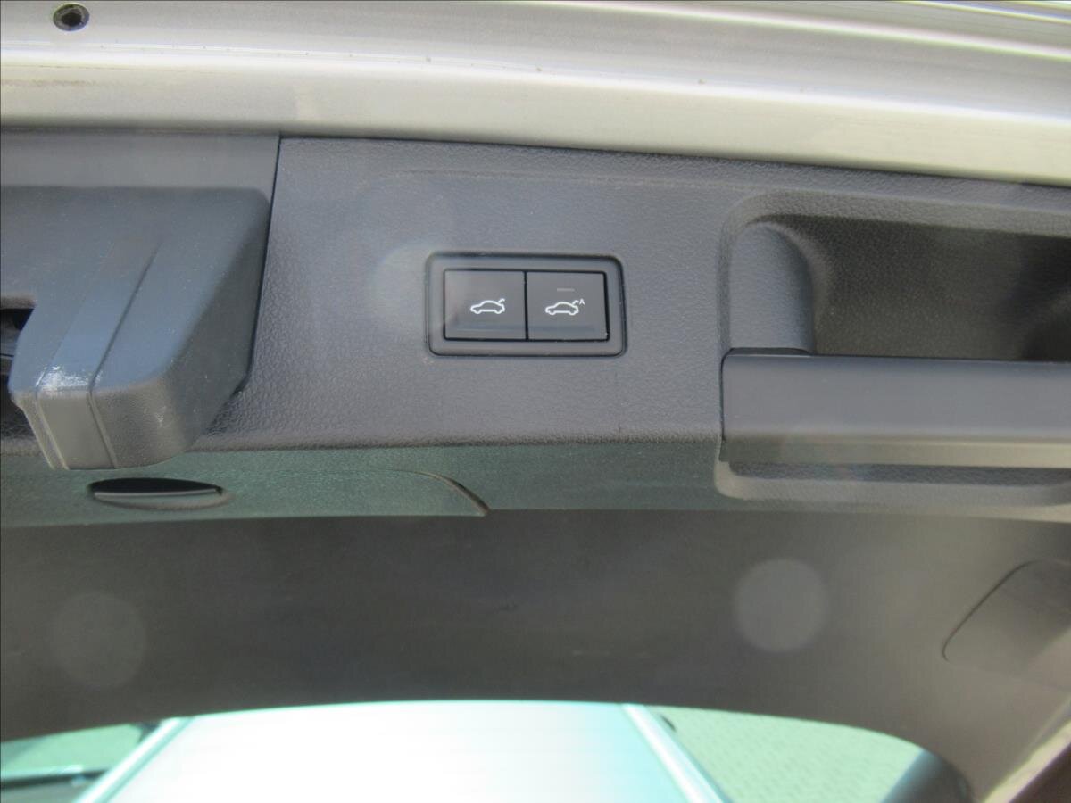 Volkswagen Passat Kombi 2,0 l 140 kw