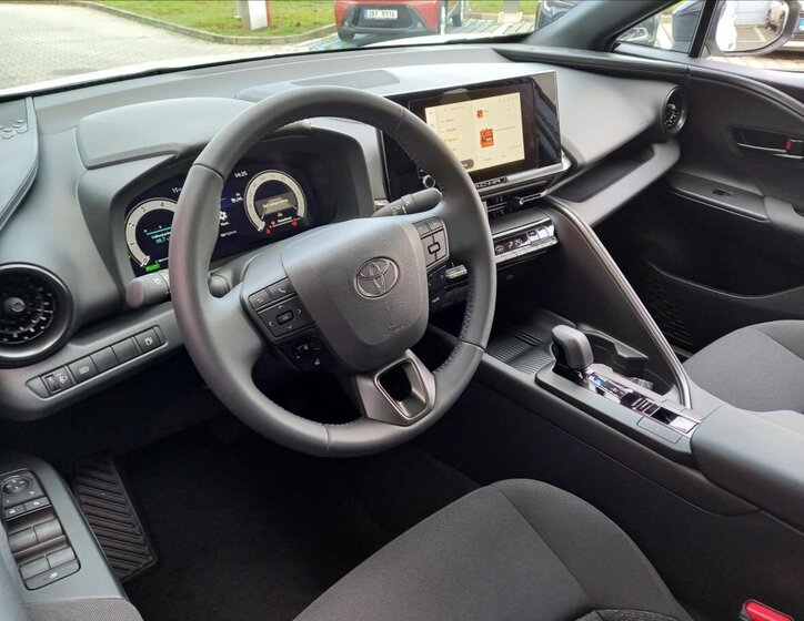 Toyota C-HR SUV 1,8 l 103 kw