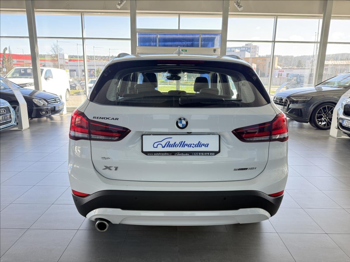 BMW X1 Kombi 1,5 l 103 kw