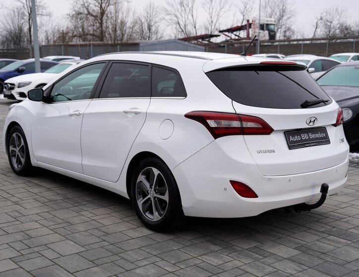 Hyundai i30 Kombi 1,6 l 99 kw