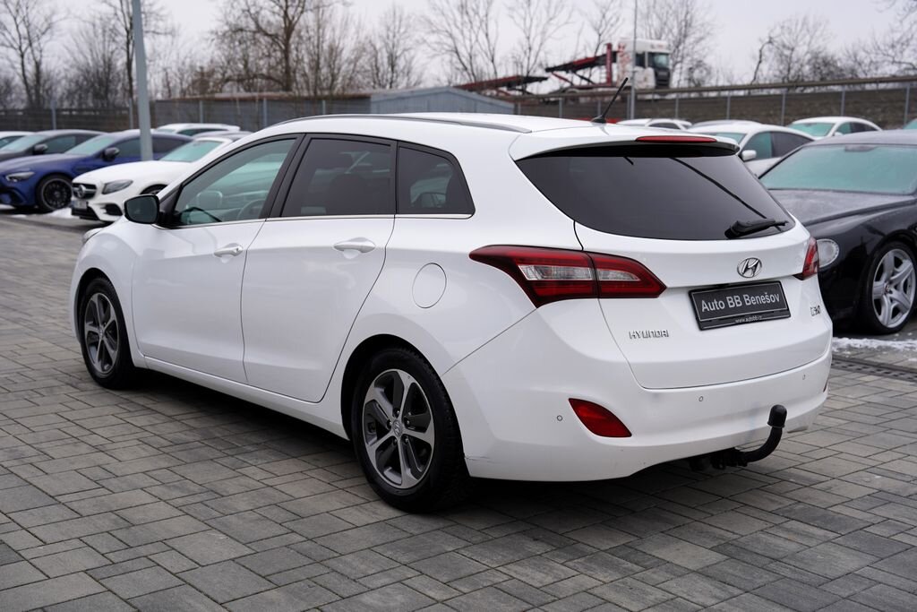 Hyundai i30 Kombi 1,6 l 99 kw