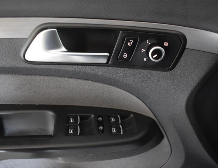 Volkswagen Touran MPV 1,4 l 103 kw