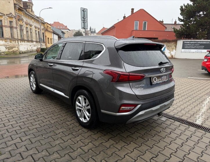 Hyundai Santa Fe 4
