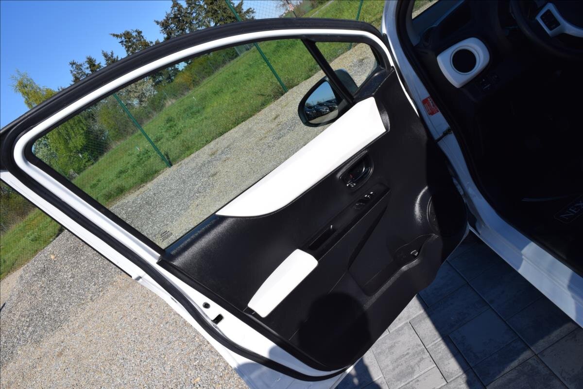 Toyota Yaris Hatchback 998,0 51 kw