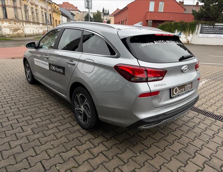 Hyundai i30 4