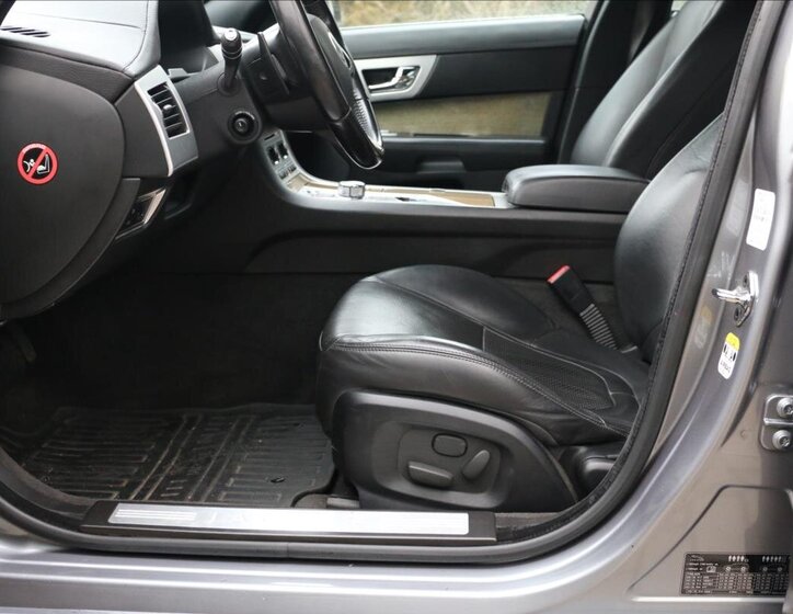 Jaguar XF Kombi 3,0 l 177 kw