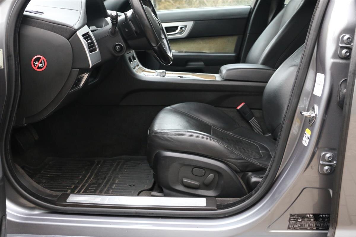 Jaguar XF Kombi 3,0 l 177 kw