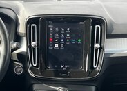 Volvo XC40 SUV / Terénní 1,5 l 120 kw