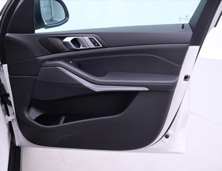 BMW X5 SUV / Terénní 3,0 l 245 kw