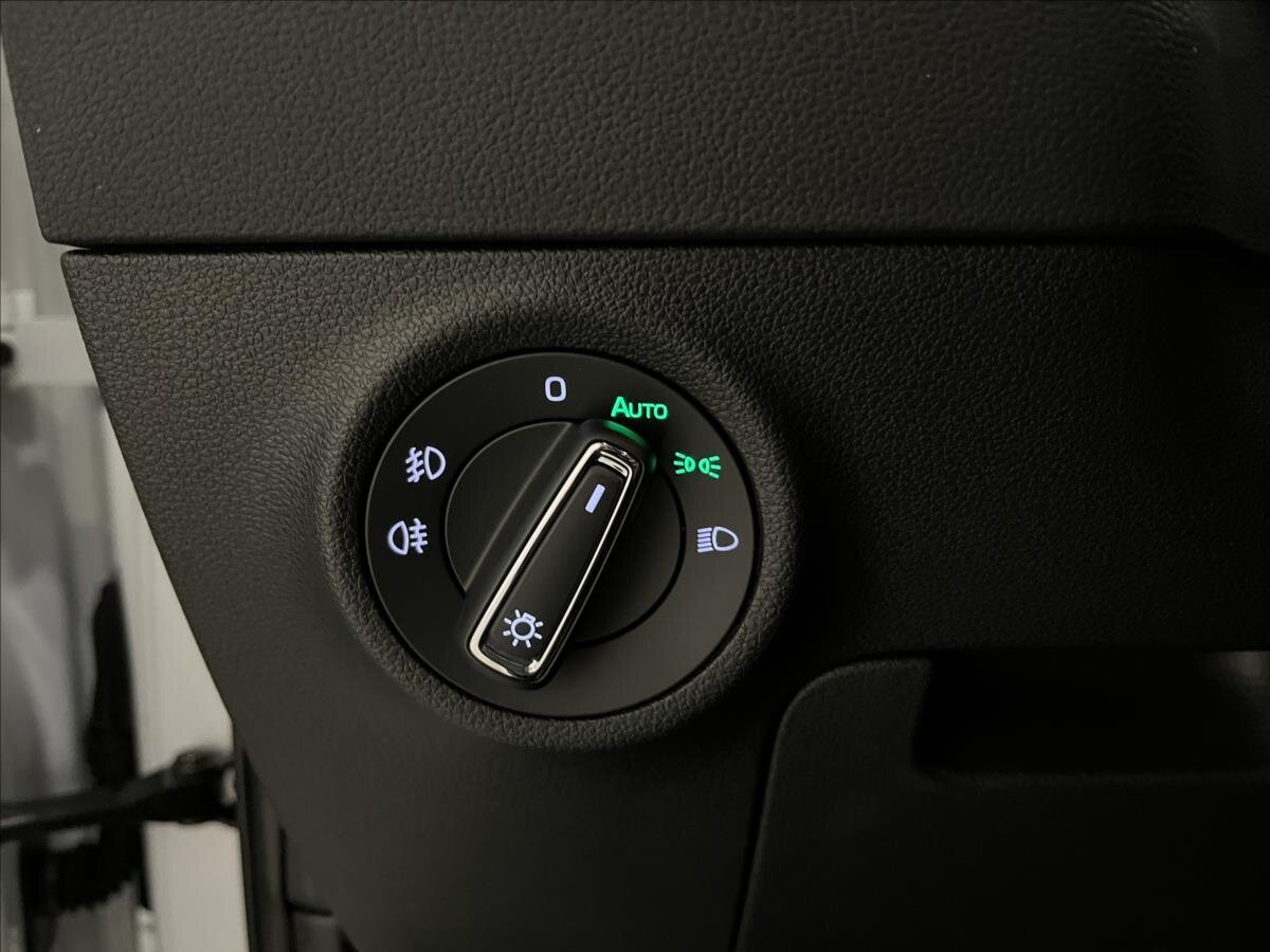 Škoda Karoq SUV / Terénní 1,5 l 110 kw