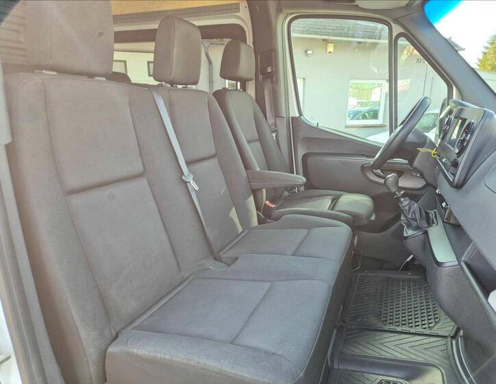 Mercedes-Benz Sprinter 17