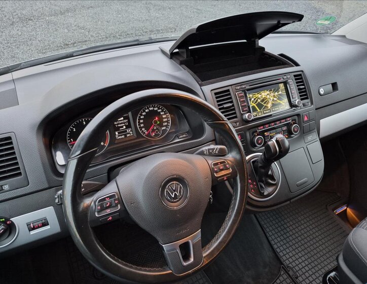 Volkswagen Multivan 28