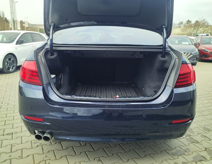 BMW Řada 5 Sedan / Limuzína 2,0 l 140 kw