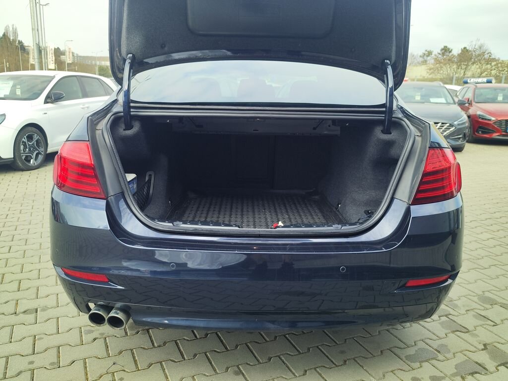 BMW Řada 5 Sedan / Limuzína 2,0 l 140 kw