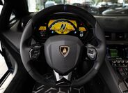 Lamborghini Aventador 6