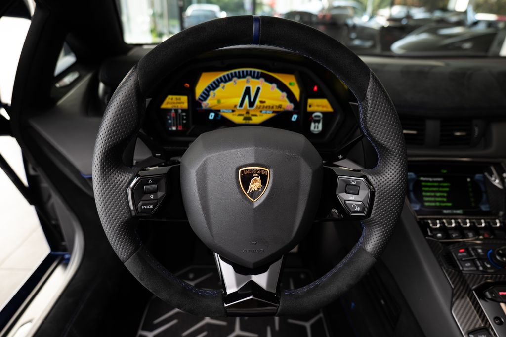 Lamborghini Aventador