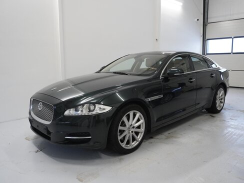 Jaguar XJ Sedan / Limuzína 3,0 l 202 kw