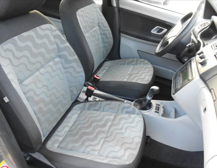 Škoda Roomster Kombi 1,4 l 63 kw