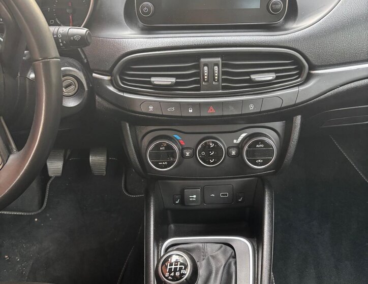 Fiat Tipo Sedan / Limuzína 1,4 l 70 kw