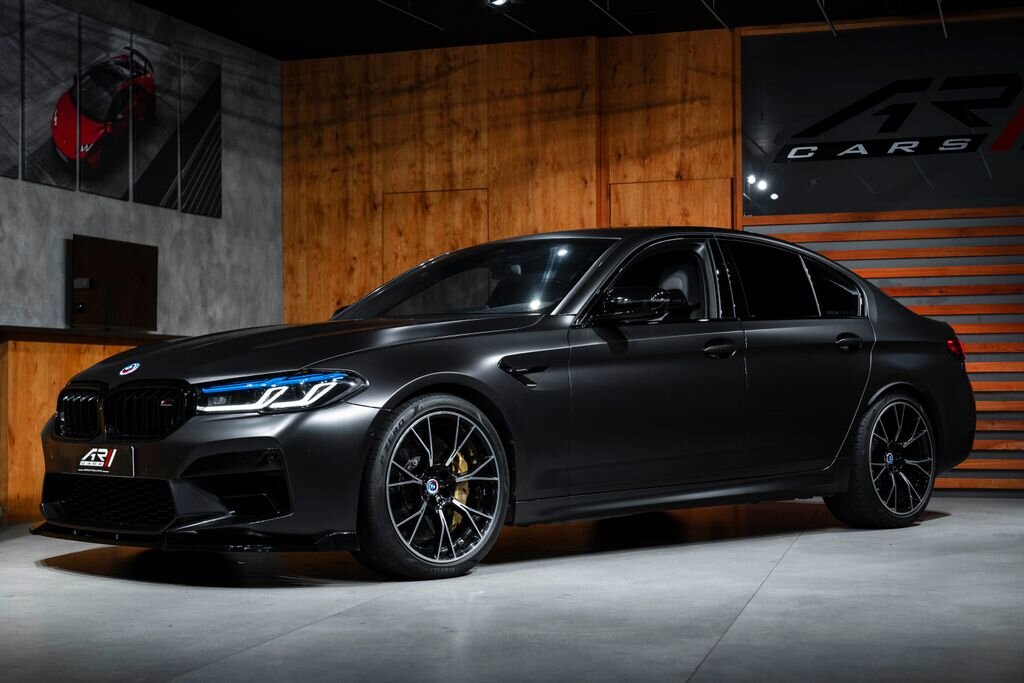 BMW M5 Sedan / Limuzína 4,4 l 460 kw