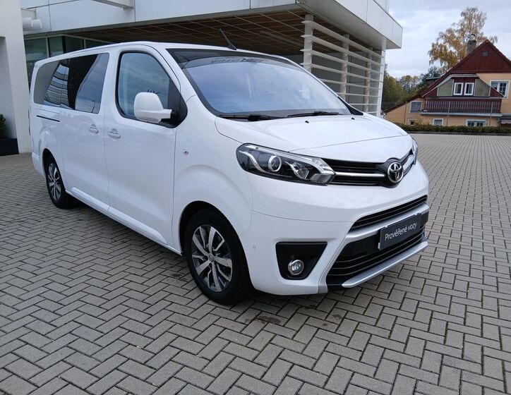 Toyota ProAce Verso 8