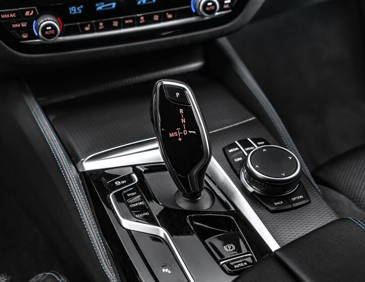 BMW Řada 5 Sedan / Limuzína 2,0 l 140 kw