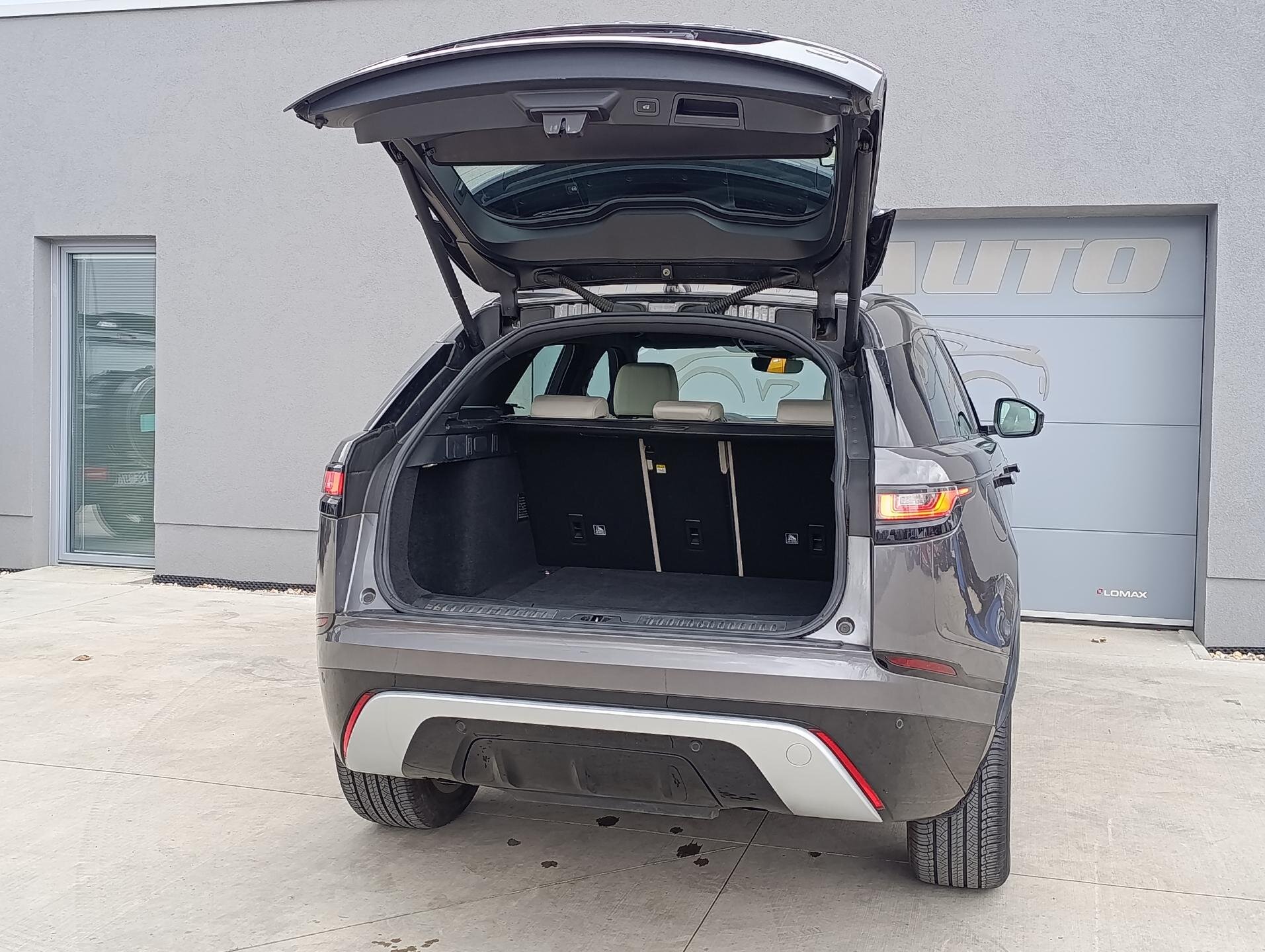 Land Rover Range Rover Velar SUV / Terénní 2,0 l 184 kw