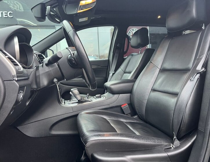 Jeep Grand Cherokee 6